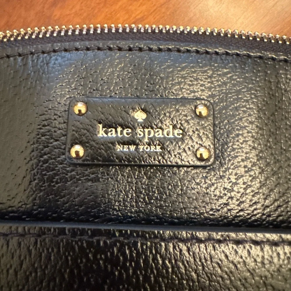 Kate Spade New York Pebbled Leather Crossbody – Black | Luxury & Timeless